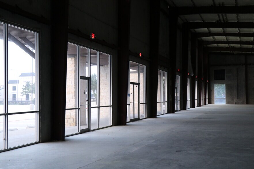 More Photos Of 9889 United Drive, Houston Office For Lease