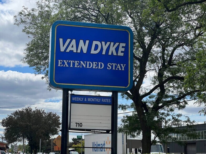 More Photos Of 28710 Van Dyke Ave, Warren Hotel For Sale