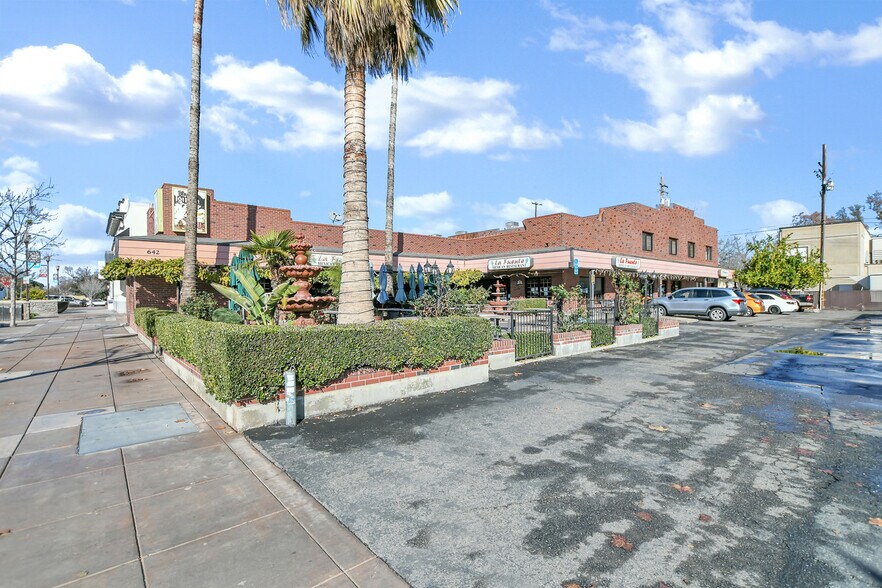 More Photos Of 234 Oak St, Brentwood Restaurant For Sale