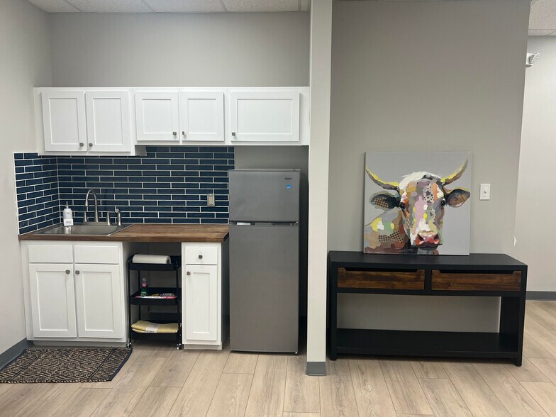 More Photos Of 603 Eastchester Dr, High Point Office For Sale