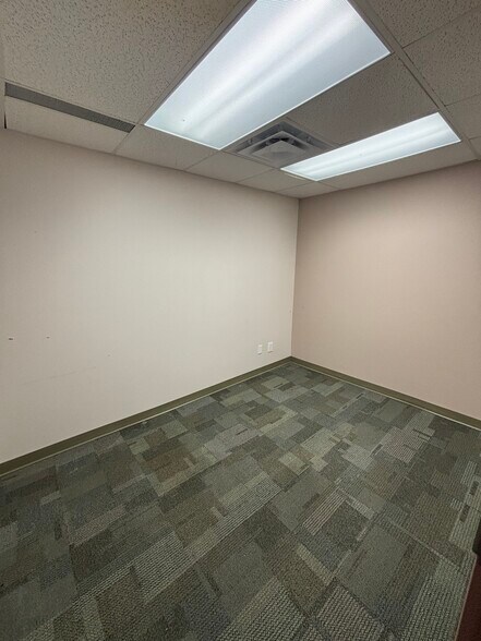 More Photos Of 7010 Parkway Rd, Greely Flex For Sale