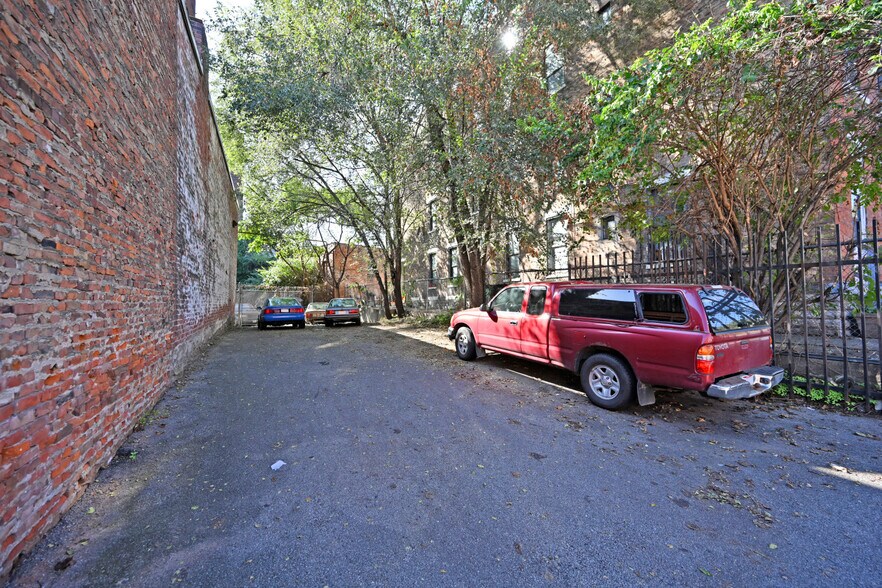 More Photos Of 2025 Dunlap St, Cincinnati Light Manufacturing For Sale