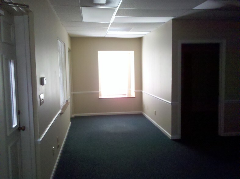 More Photos Of 300 W Broome St, Lagrange Office For Sale