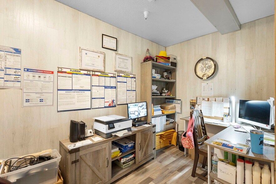 More Photos Of 579 Johnson Lake Rd, De Leon Springs Assisted Living For Sale