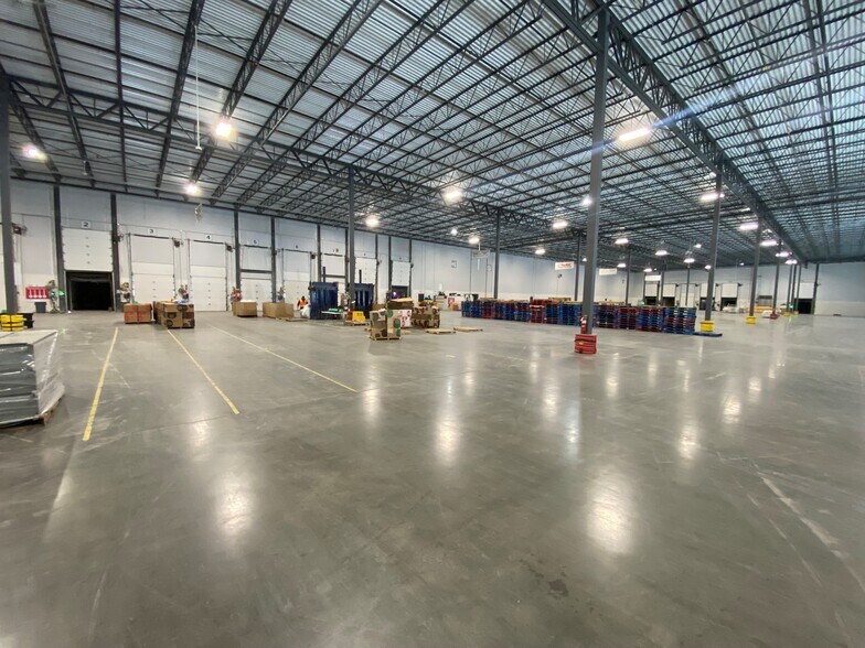 More Photos Of 902 S Delphine Ave, Waynesboro Industrial For Lease