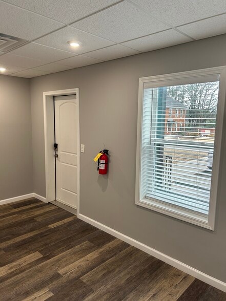 More Photos Of 615 Colonial Park Dr, Roswell Loft Creative Space For Lease