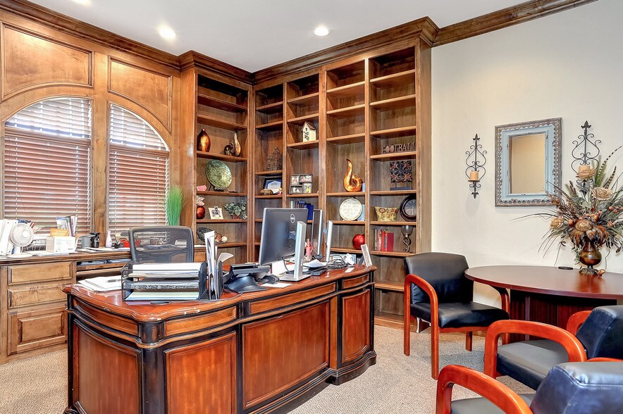 More Photos Of 2913 Overland Trl, Sherman Medical For Lease