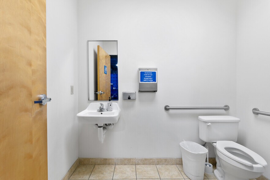 More Photos Of 1 Entin Rd, Clifton Manufacturing For Lease