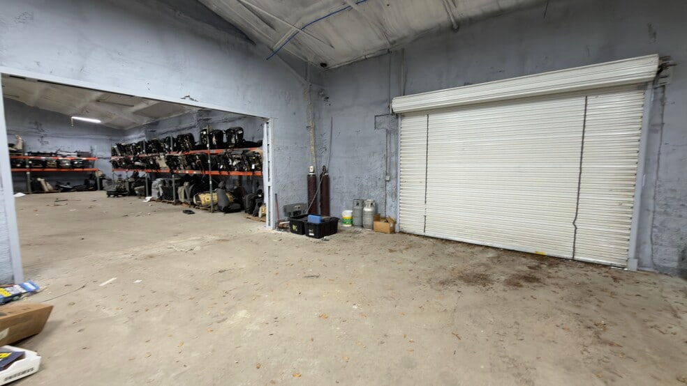 More Photos Of 2800 Delano St, Pensacola Warehouse For Lease