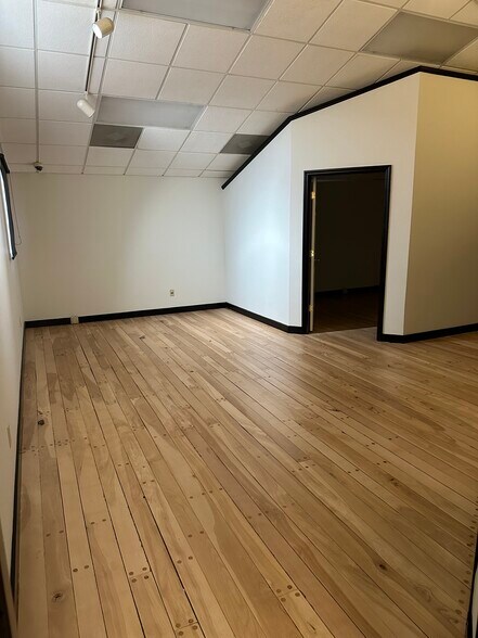 More Photos Of 4405 Dorchester Rd, Charleston Freestanding For Lease