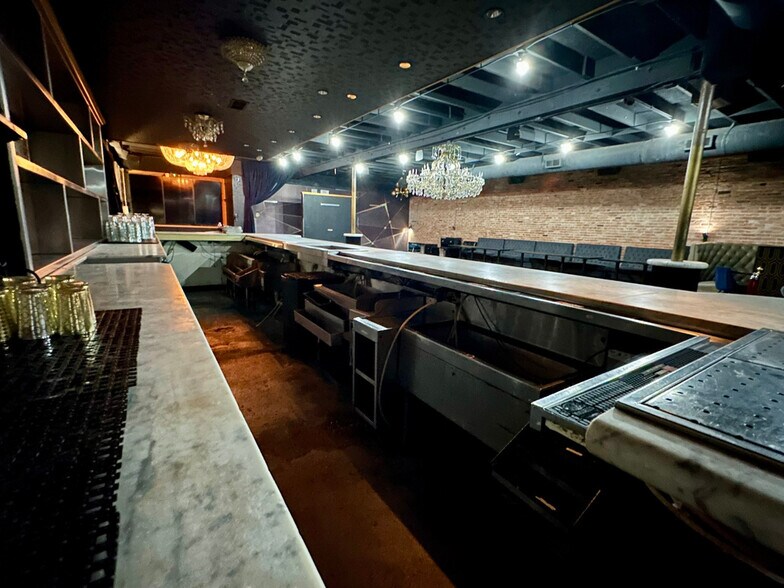 More Photos Of 3001 N Henderson Ave, Dallas Restaurant For Sale