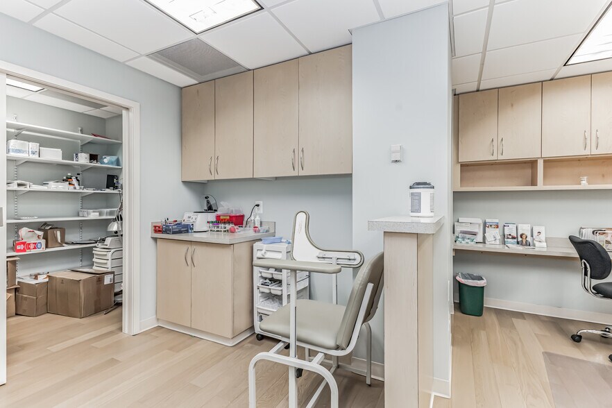 More Photos Of 131 Elden St, Herndon Medical For Sale