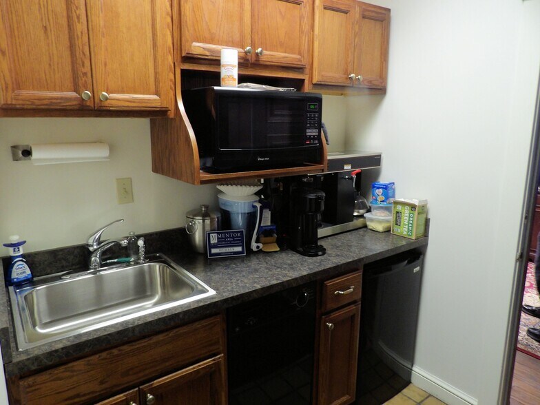 More Photos Of 8624 Station St, Mentor Warehouse For Sale
