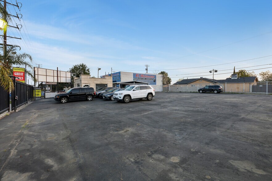 More Photos Of 9979 San Fernando Rd, Pacoima Land For Lease