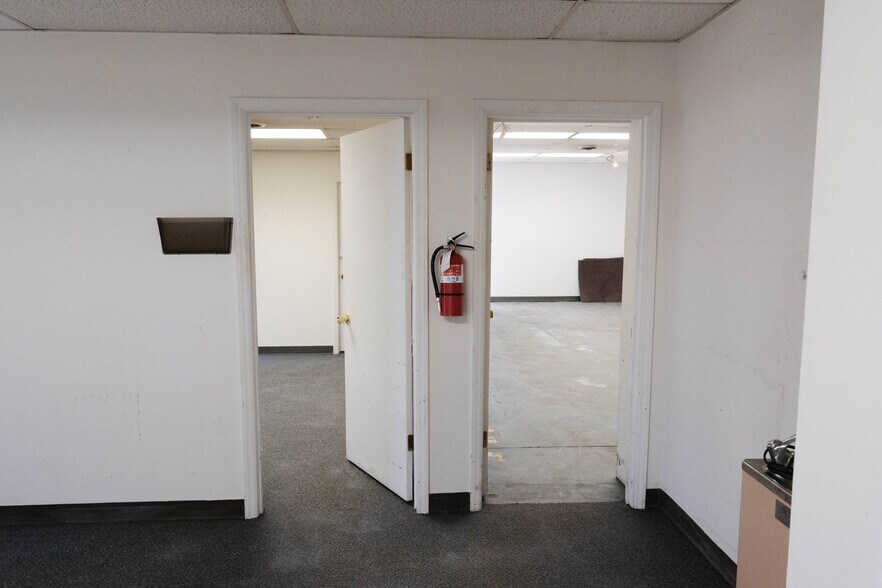 More Photos Of 190-192 Metro Dr, Spartanburg Flex For Lease