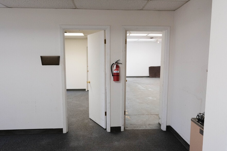 More Photos Of 190-192 Metro Dr, Spartanburg Flex For Sale