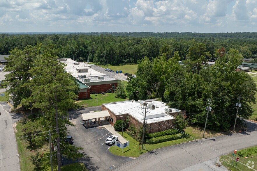 More Photos Of 1207 Azalea Pl, Brewton Medical For Lease