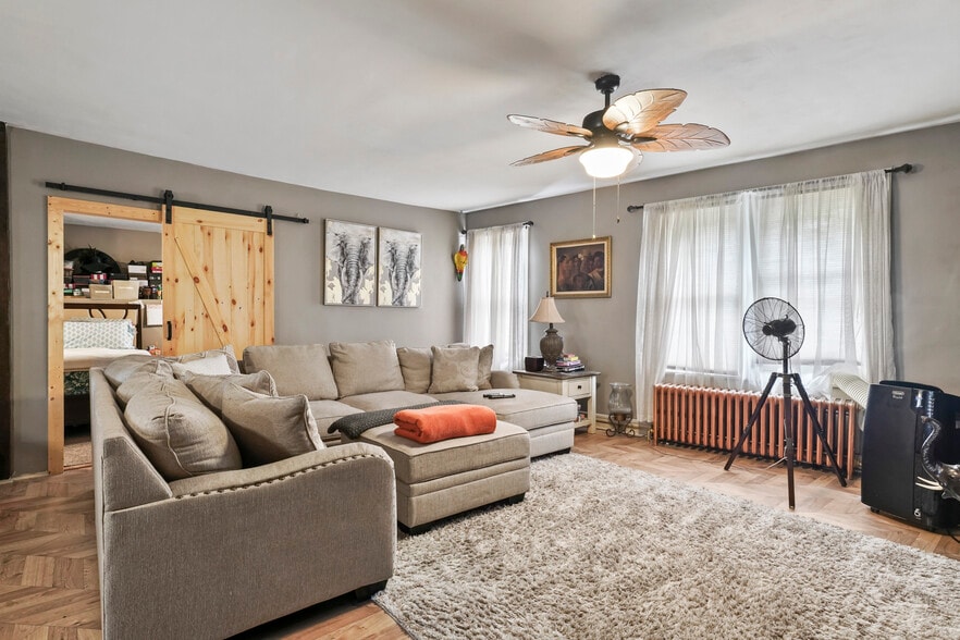 More Photos Of 165 Madison Ave, Albany Storefront Retail Residential For Sale