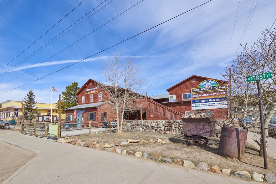 More Photos Of 1 W 1st St, Nederland Storefront Retail Office For Lease