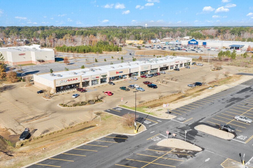 More Photos Of 1401-1425 Eagle Dr, Ruston General Retail For Lease