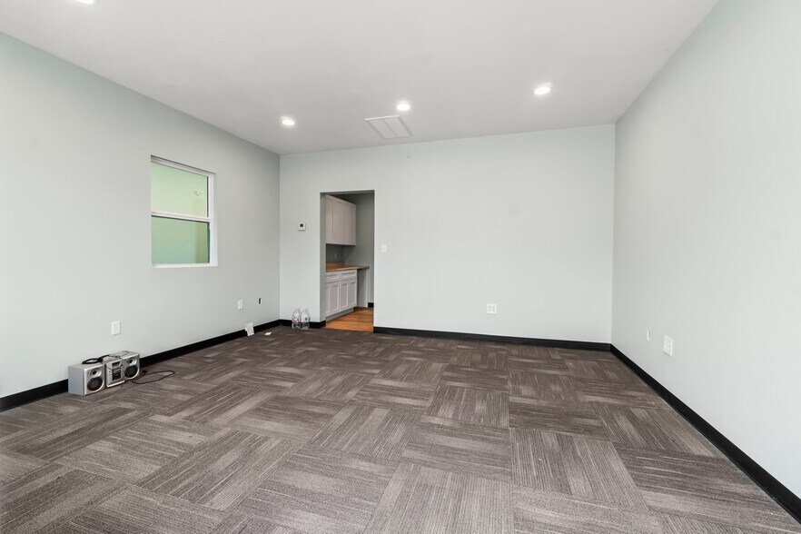 More Photos Of 25330 Aldine Westfield Rd, Spring Warehouse For Lease