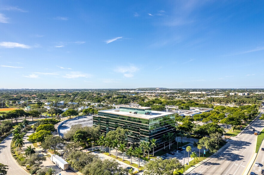 More Photos Of 600 W Hillsboro Blvd, Deerfield Beach Unknown For Lease