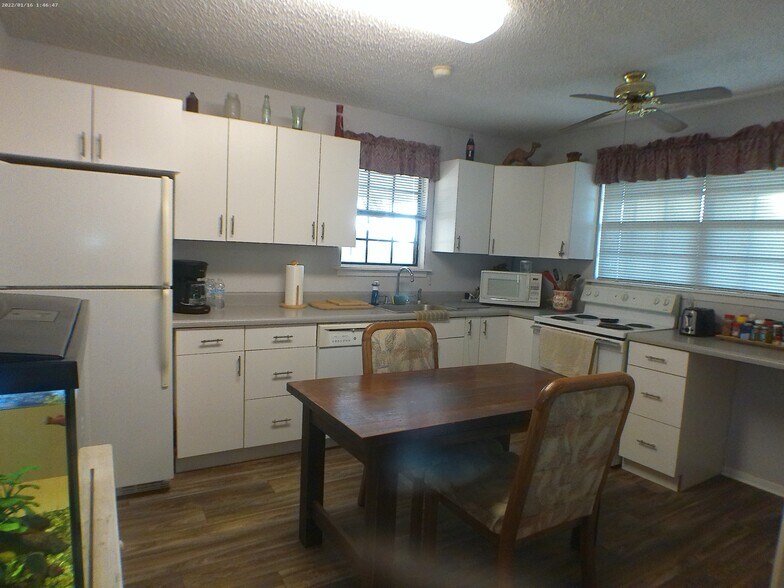 More Photos Of 503 E Avenue G, Lampasas Apartments For Sale