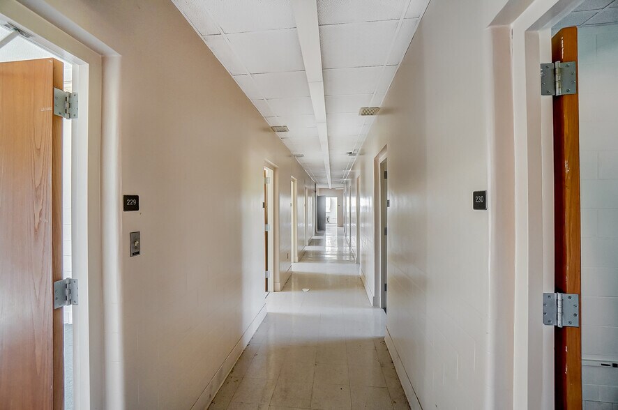 More Photos Of 800 Livermore St, Yellow Springs Research And Development For Sale