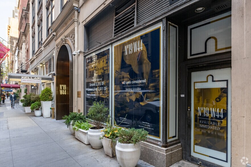 More Photos Of 19 W 44th St, New York Office For Lease