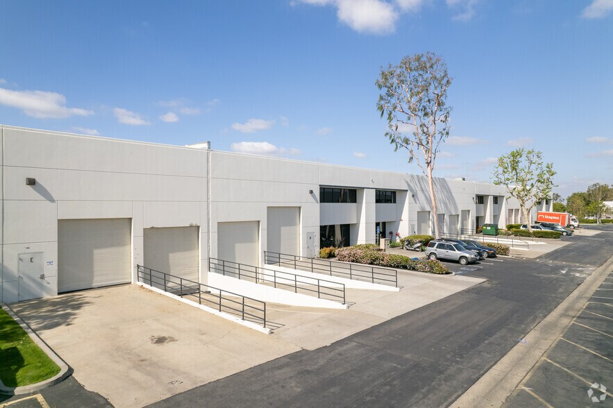 More Photos Of 1 Marconi, Irvine Warehouse For Lease