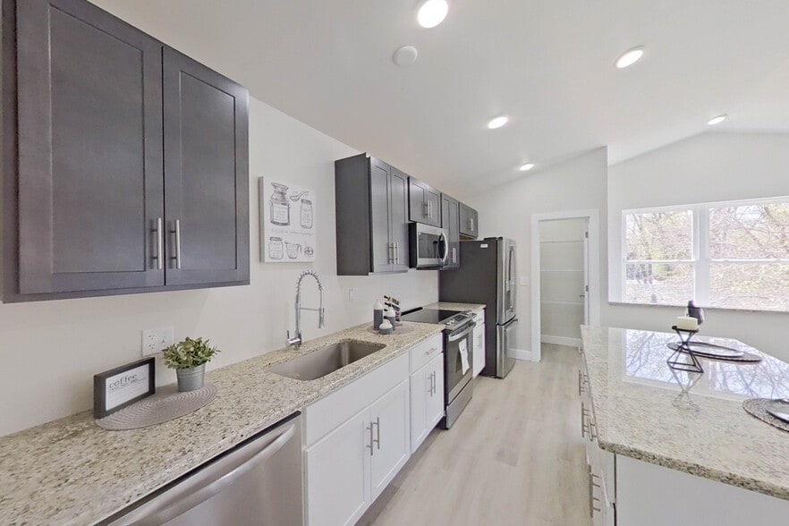 More Photos Of 695 Livernois St, Ferndale Apartments For Sale