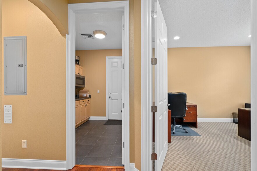 More Photos Of 3217 Corrine Dr, Orlando Office For Lease