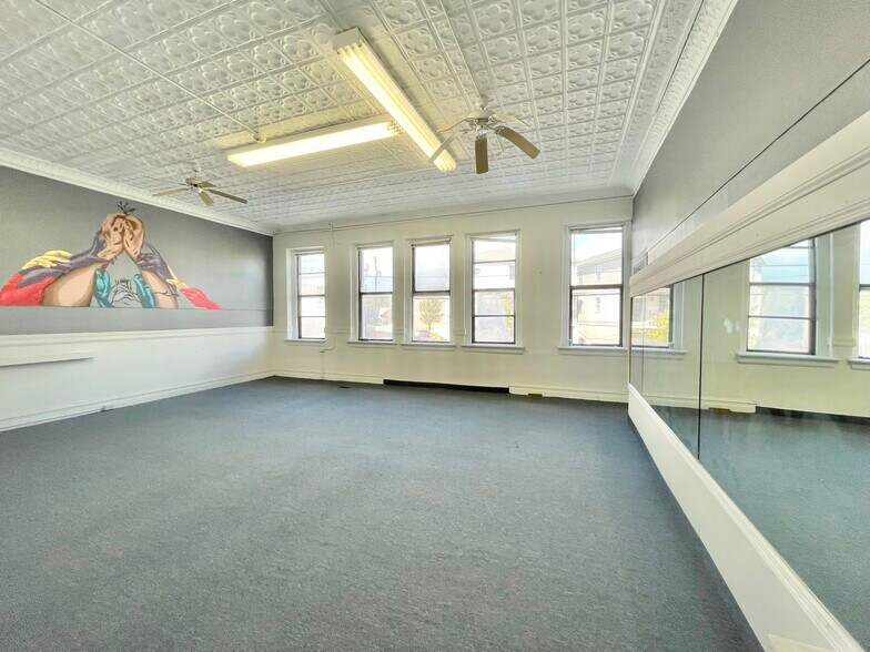 More Photos Of 214-228 Msgr Kemezis Pl, Elizabeth Schools For Lease
