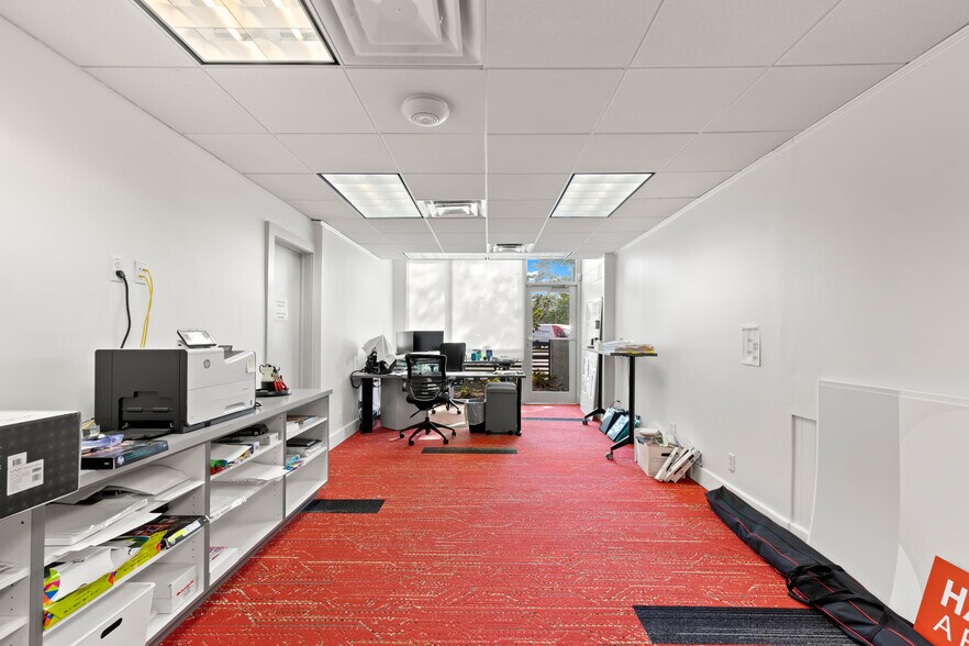 More Photos Of 2714 Dr Martin Luther King St, Saint Petersburg Office For Sale