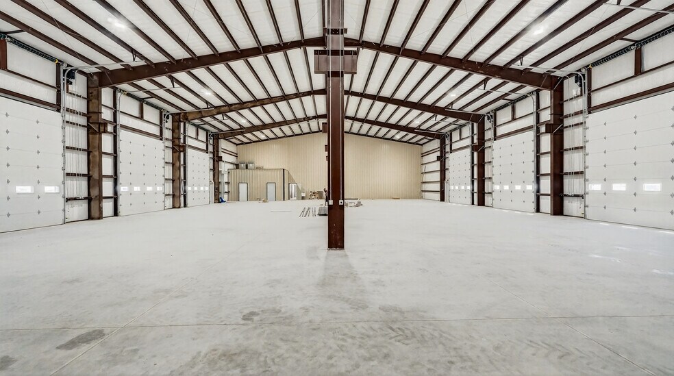 More Photos Of 16510 W Basin St, Odessa Warehouse For Sale