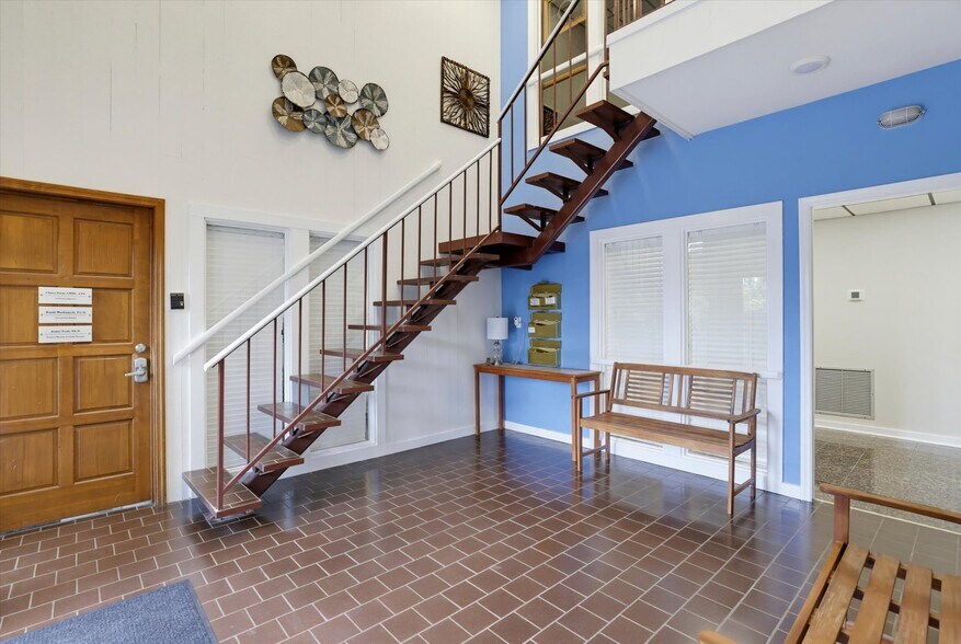 More Photos Of 1801 N Meridian Rd, Tallahassee Office For Lease