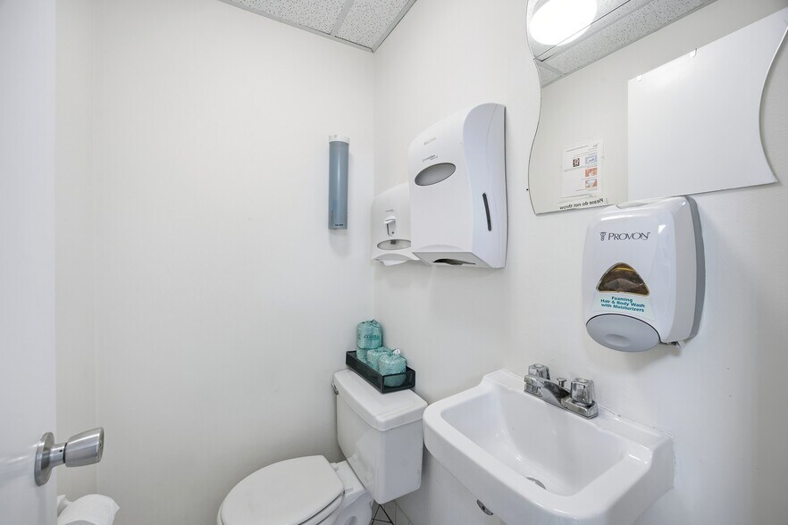 More Photos Of , Staten Island Office For Sale