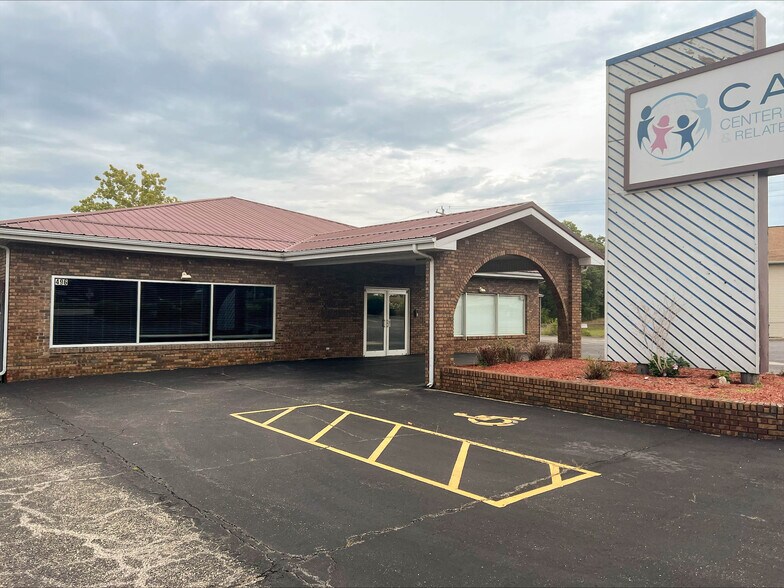 More Photos Of 496 Old Route 66, Saint Robert Office For Lease