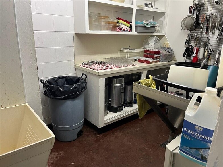 More Photos Of 20674 S Highway 59, Evansville Restaurant For Sale