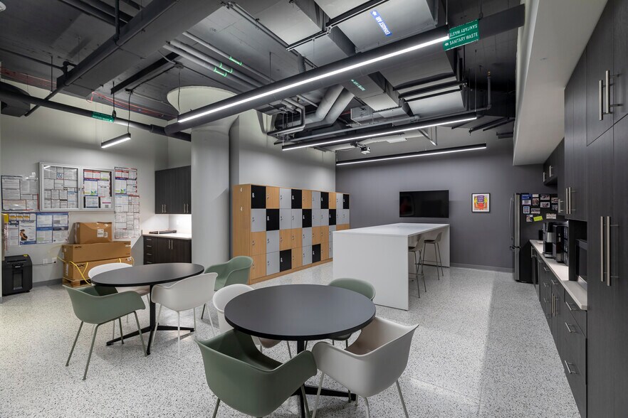 More Photos Of 401 N Broad St, Philadelphia Industrial For Lease