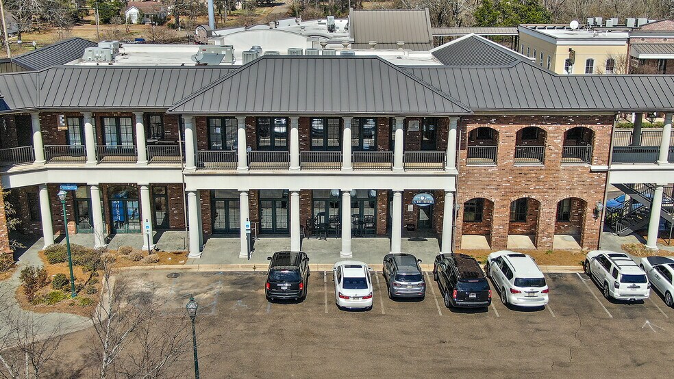 More Photos Of 113-115 W Jackson Ave, Ridgeland Unknown For Lease