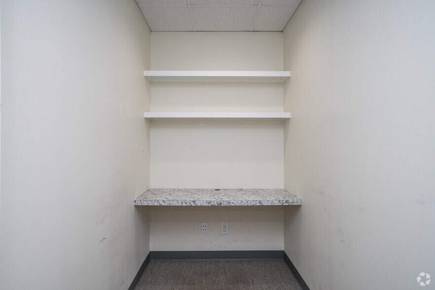 More Photos Of 1102-1108 Weems St, Jackson Warehouse For Sale