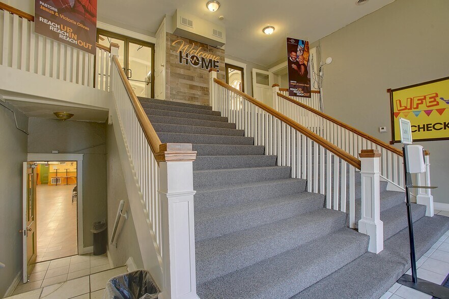 More Photos Of 1321-1323 S Austin Blvd, Cicero Religious Facility For Sale