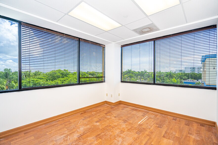 More Photos Of 3702 Washington St, Hollywood Medical For Lease