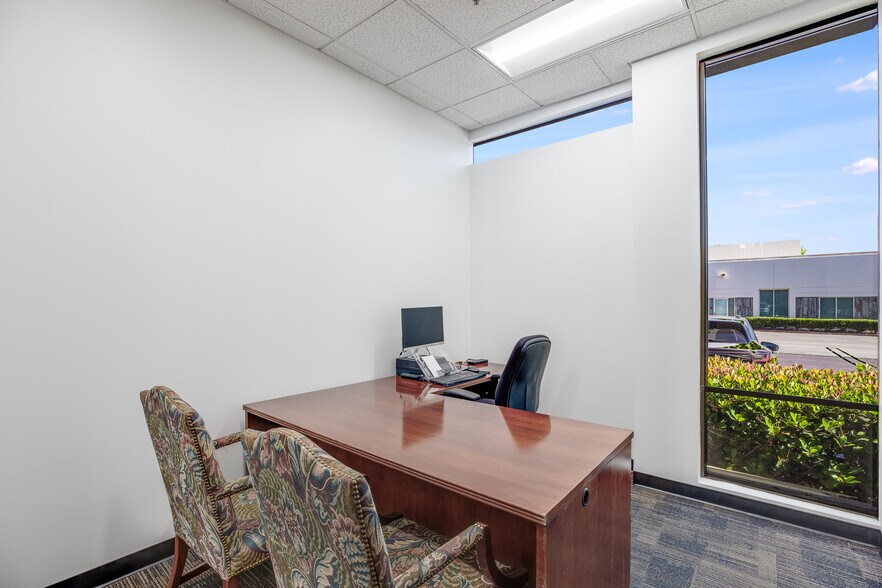 More Photos Of 390-392 Potrero Ave, Sunnyvale Research And Development For Lease