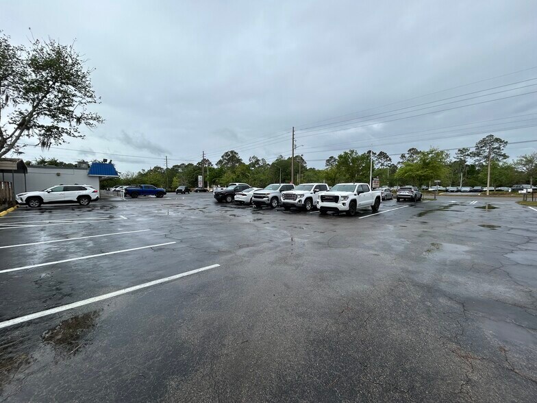More Photos Of 241 NE 39th Ave, Gainesville Auto Dealership For Sale