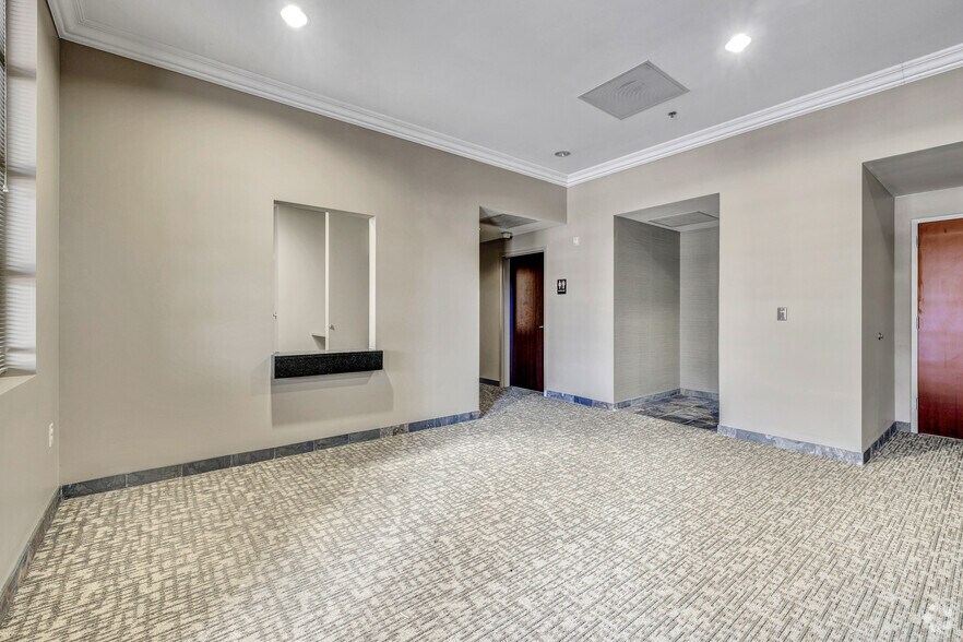 More Photos Of 200 Renaissance Way, Crockett Medical For Sale