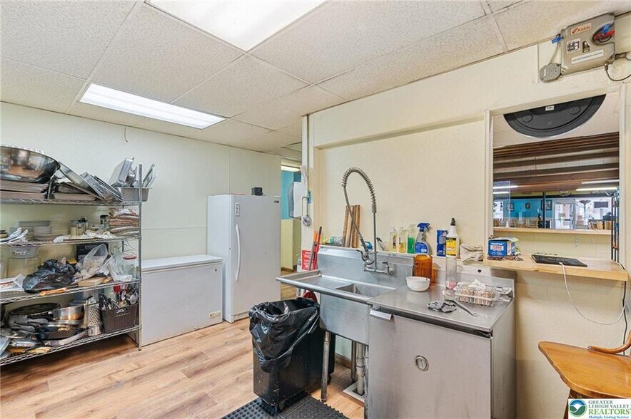 More Photos Of 915 W Hamilton St, Allentown Office Residential For Sale