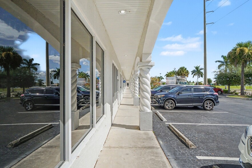 More Photos Of 3028 Santa Barbara Blvd, Cape Coral Unknown For Lease