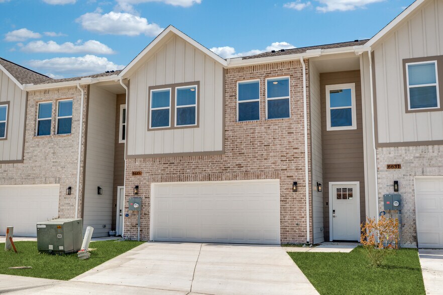 More Photos Of 6655 Mountain Trl, Dallas Apartments For Sale